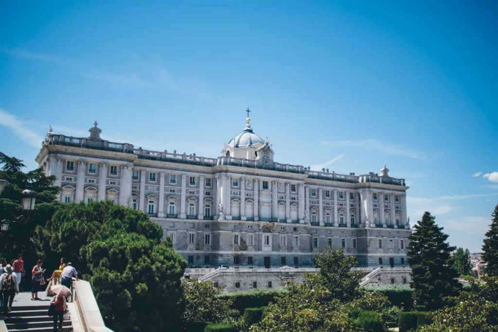 viaje a Madrid palacio real prepara tu maleta