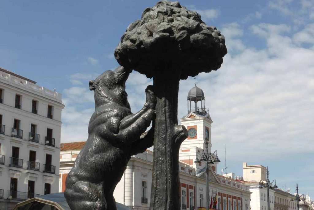 qué visitar en Madrid Puerta del Sol Oso y Madroño
